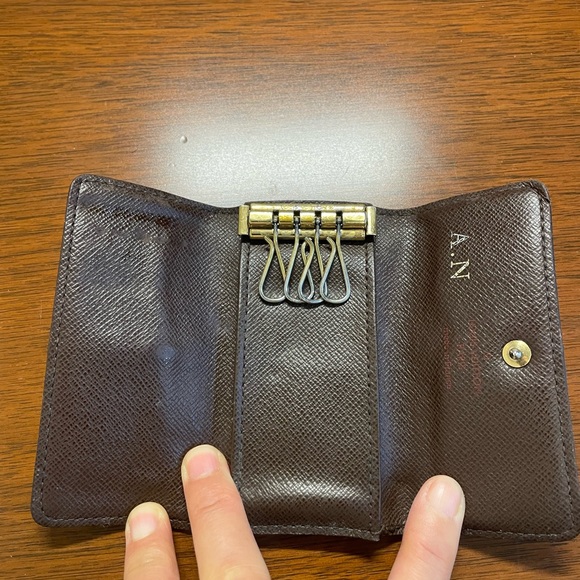 Clearance! Authentic Louise Vuitton Damier Ebony Key Holder. - Picture 12 of 13
